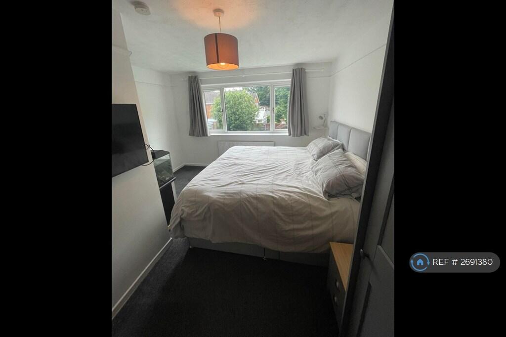 Master Bedroom (1)