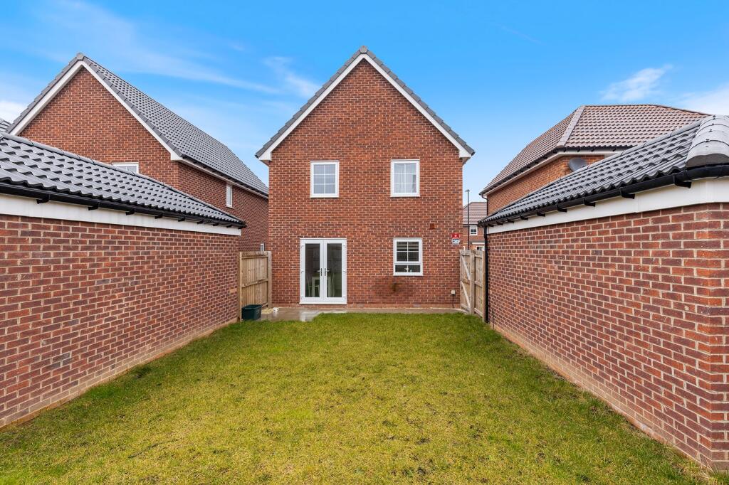 27 Riverside Lane, W