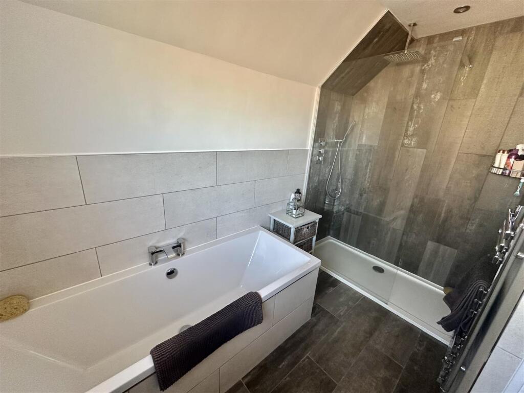 Bramleys Estate Agents - Meadow Drive - Liversedge