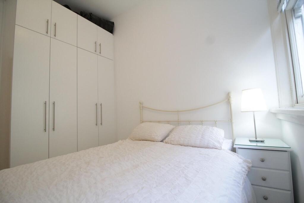bed 2.jpg