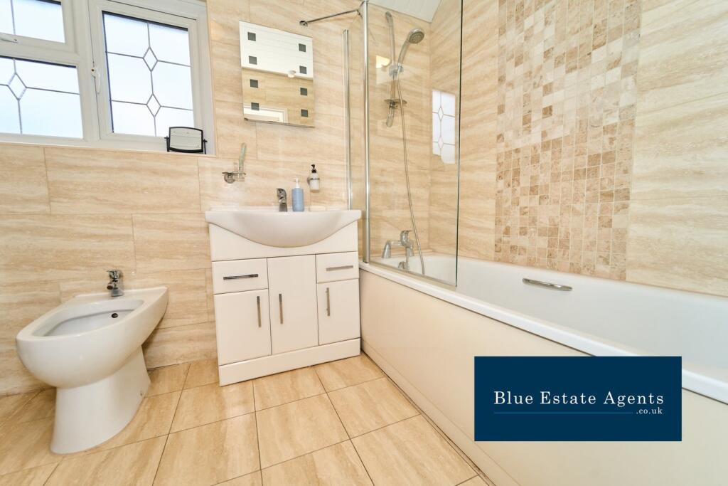 Family Bathroom Suite