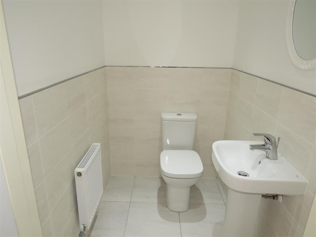 Cloakroom/wc
