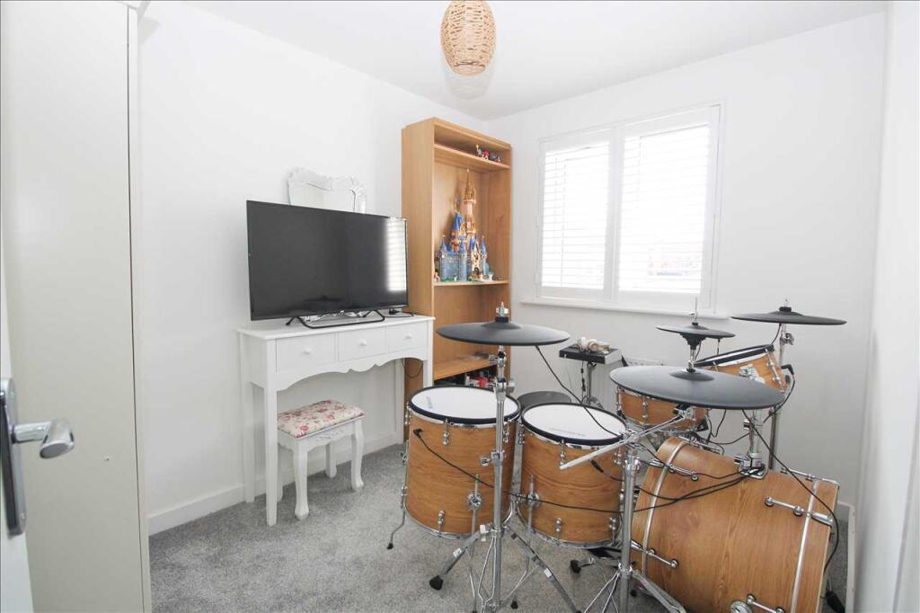 Bedroom 4 ( rear )