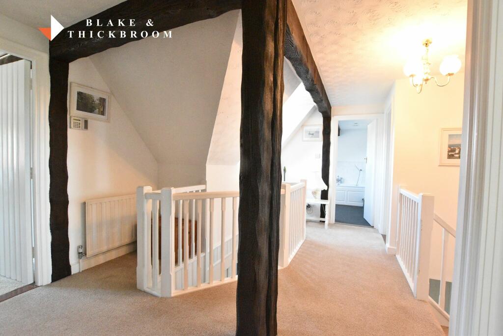 GALLERIED LANDING