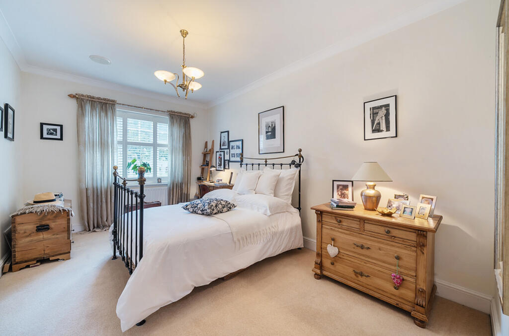 1334948-15-689220...