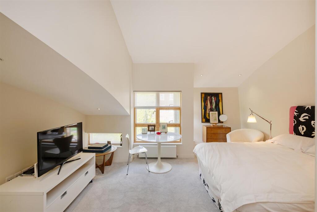 Francis Bentley Mews Hi-37.jpg