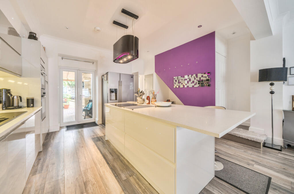 1300143-5-683ede9...