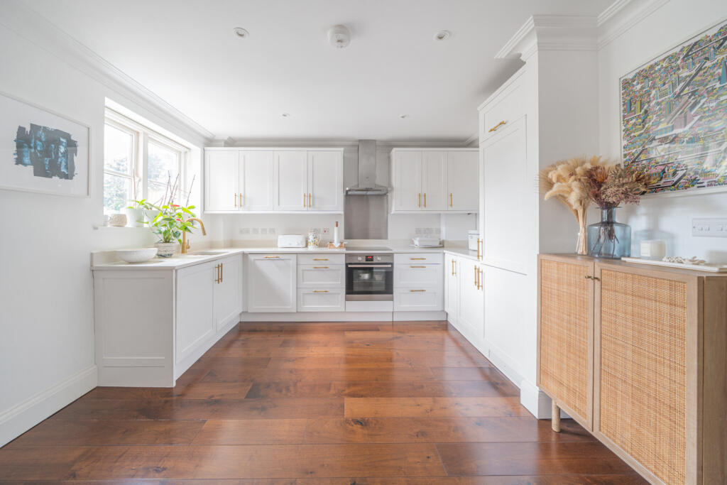 1316074-17-685d36...