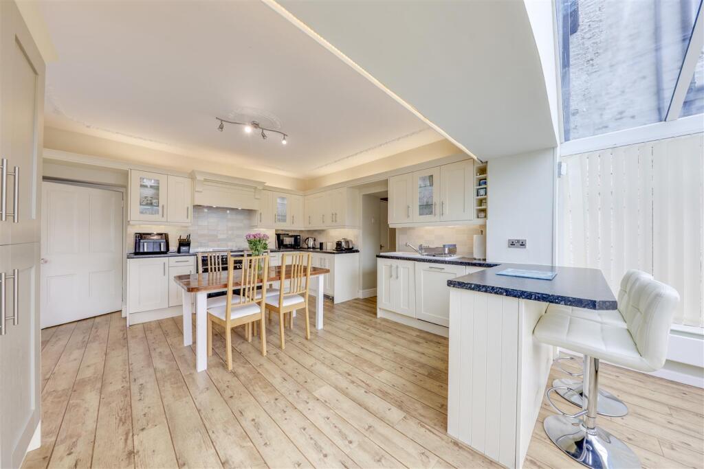 Open Plan Kitchen / Dining / Sun Room