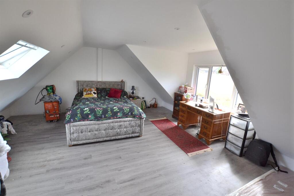 Leicester Road (16).JPG