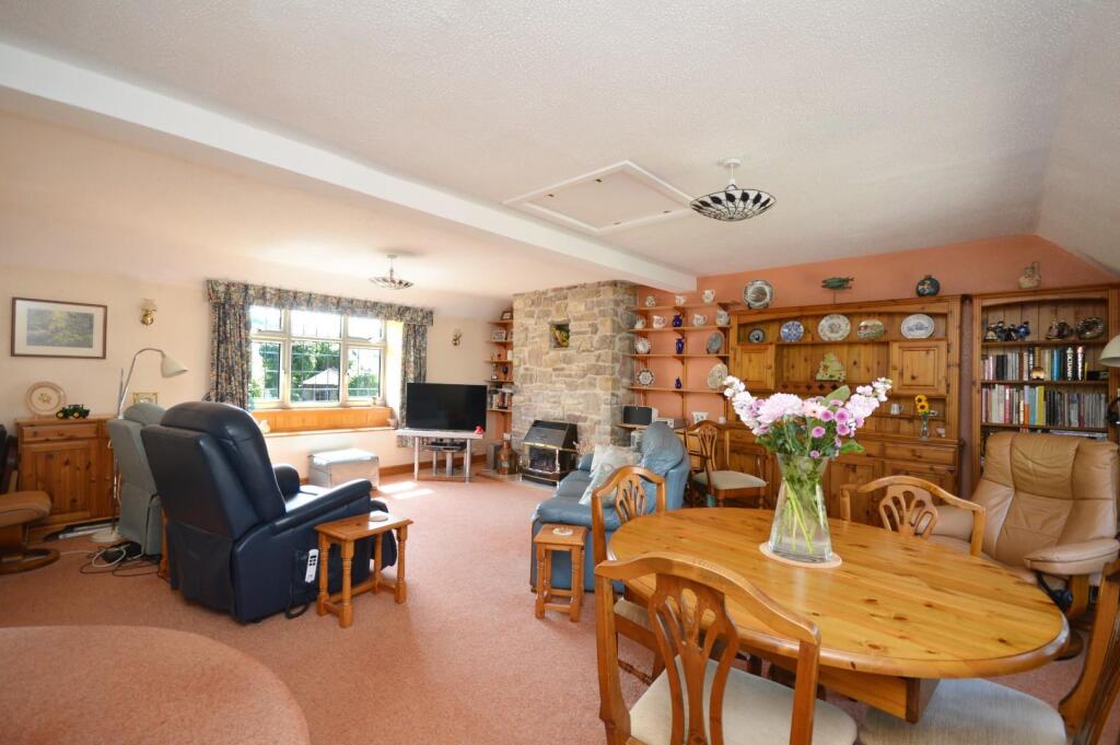 Sitting/Dining Room