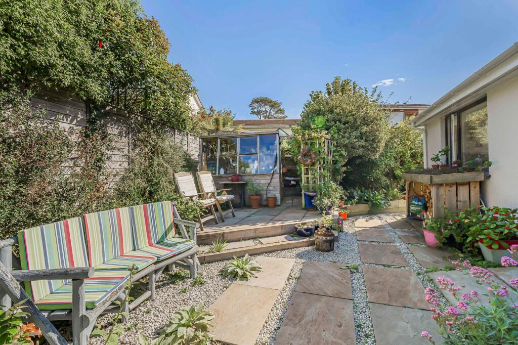 Patio garden and summerhouse