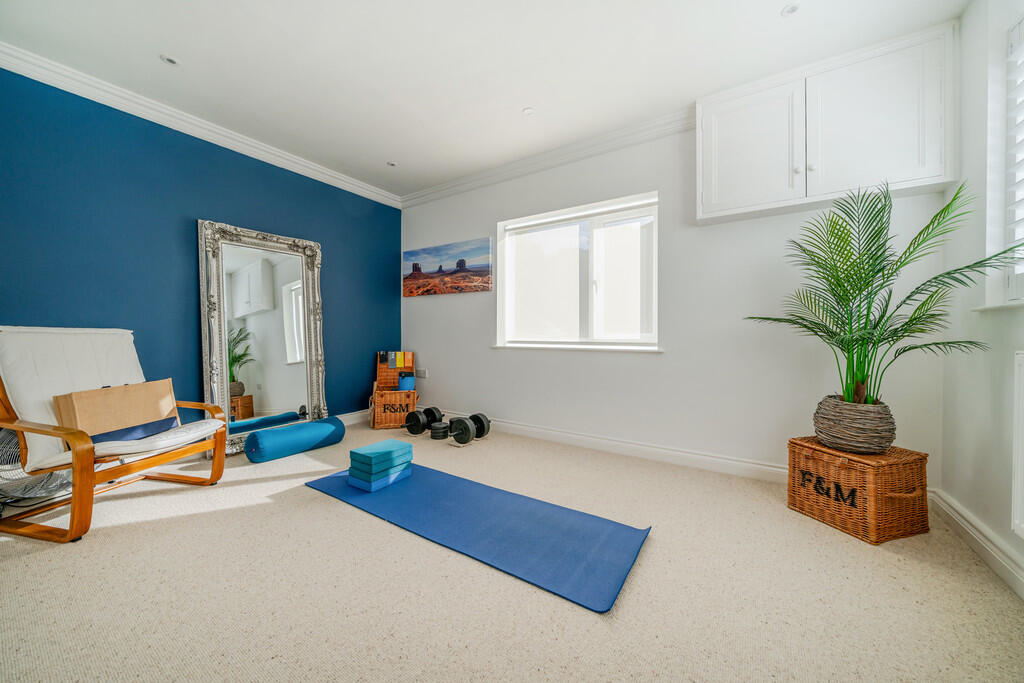 1358046-20-68d536...