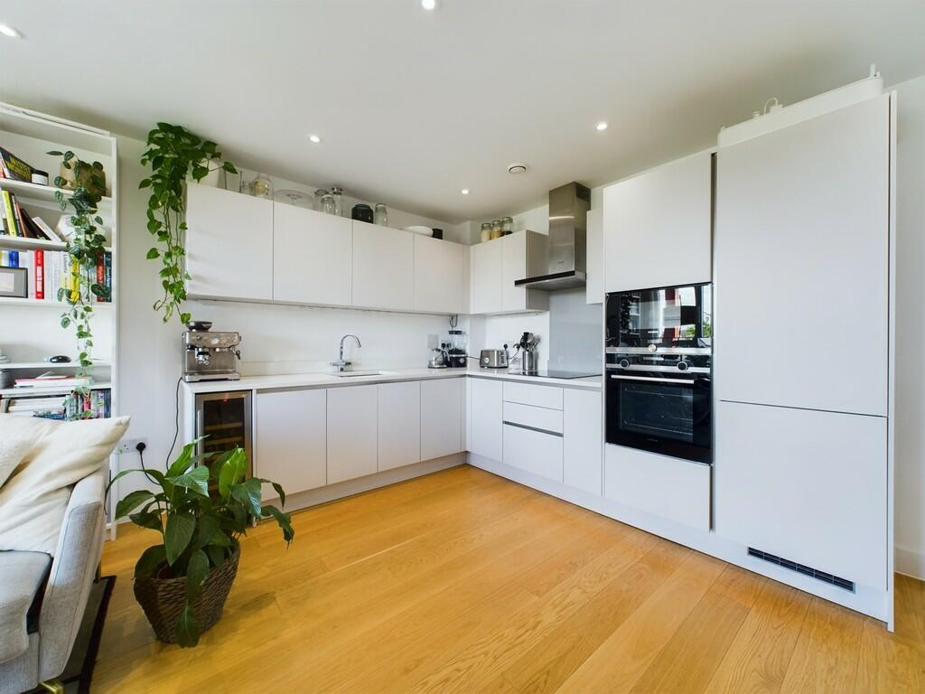 CAM02337G0-PR0168...