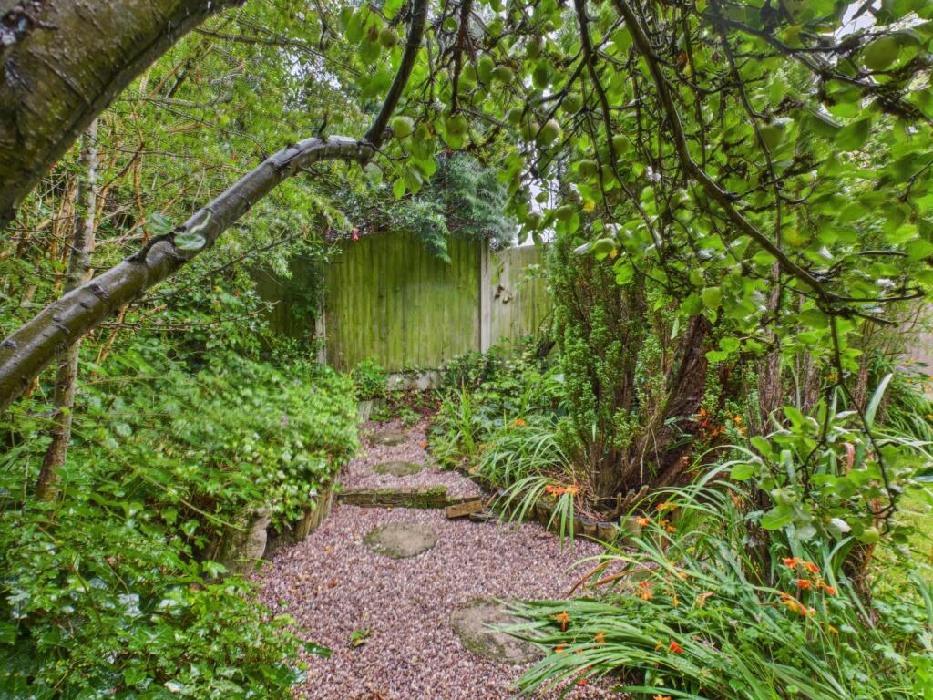 CAM03729G0-PR0110-STILL013