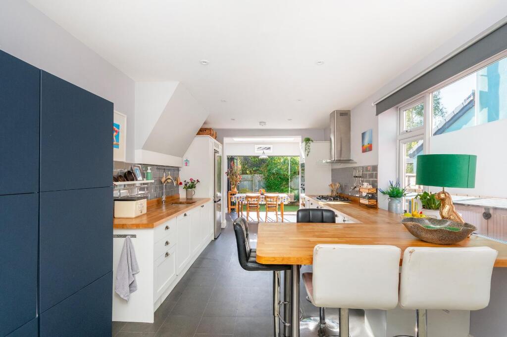 3B9RKE - Kitchen G.jpg