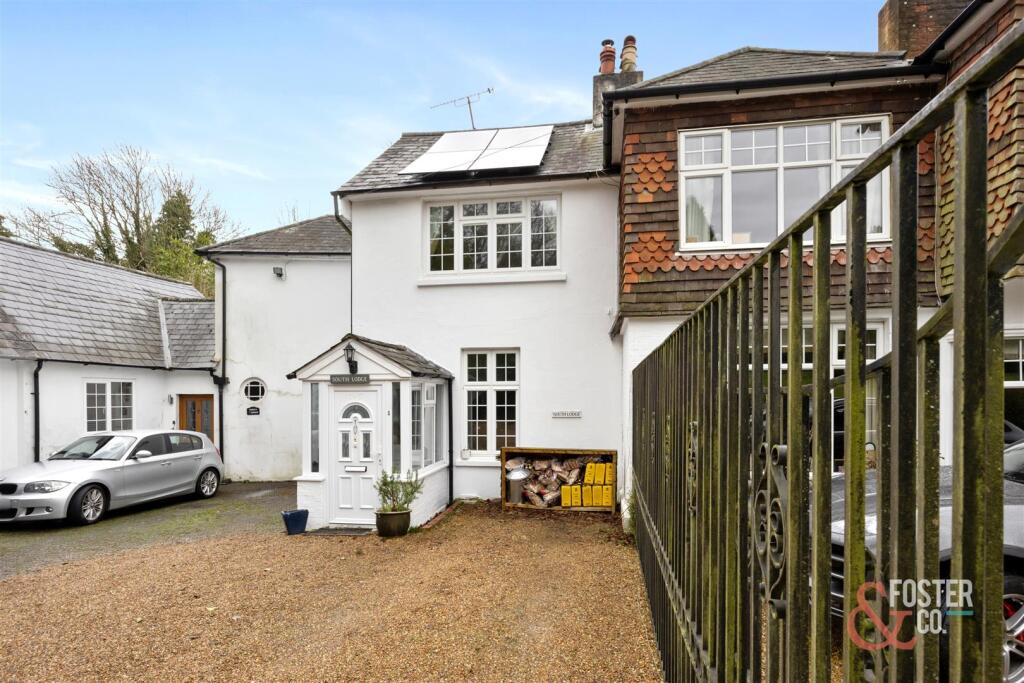 Cuckfield Lane, South Lodge-002.jpg