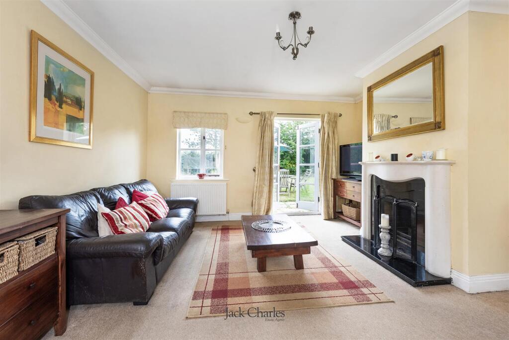 The Old Stables, Knotley Hall, TN11 8JH 009.jpg