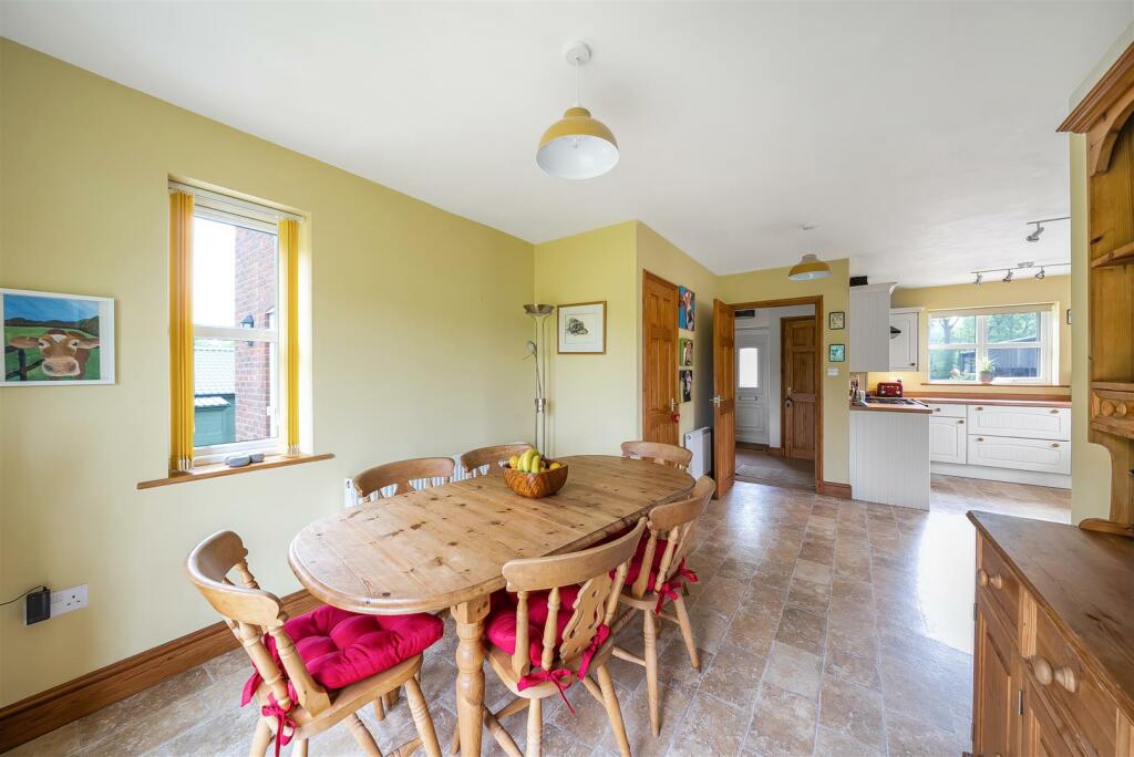 Kitchen diner
