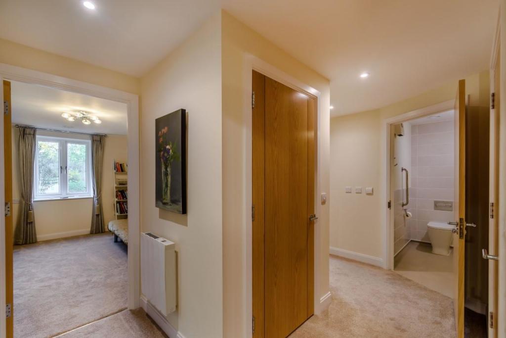 8525565-interior22 (Medium).jpg