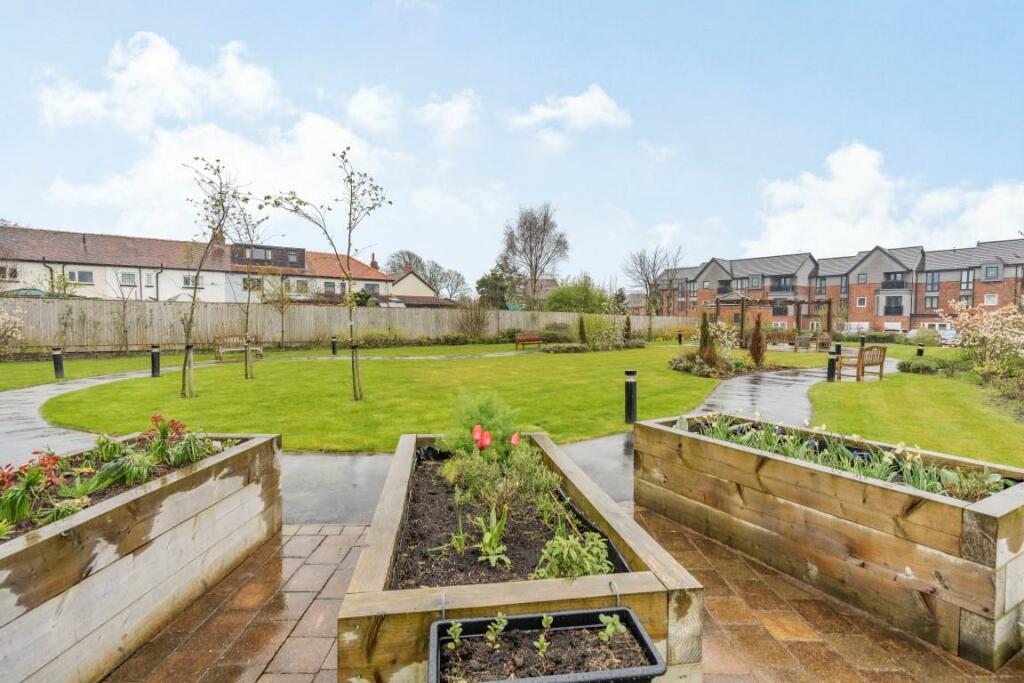 8498874-exterior05 (Medium).jpg