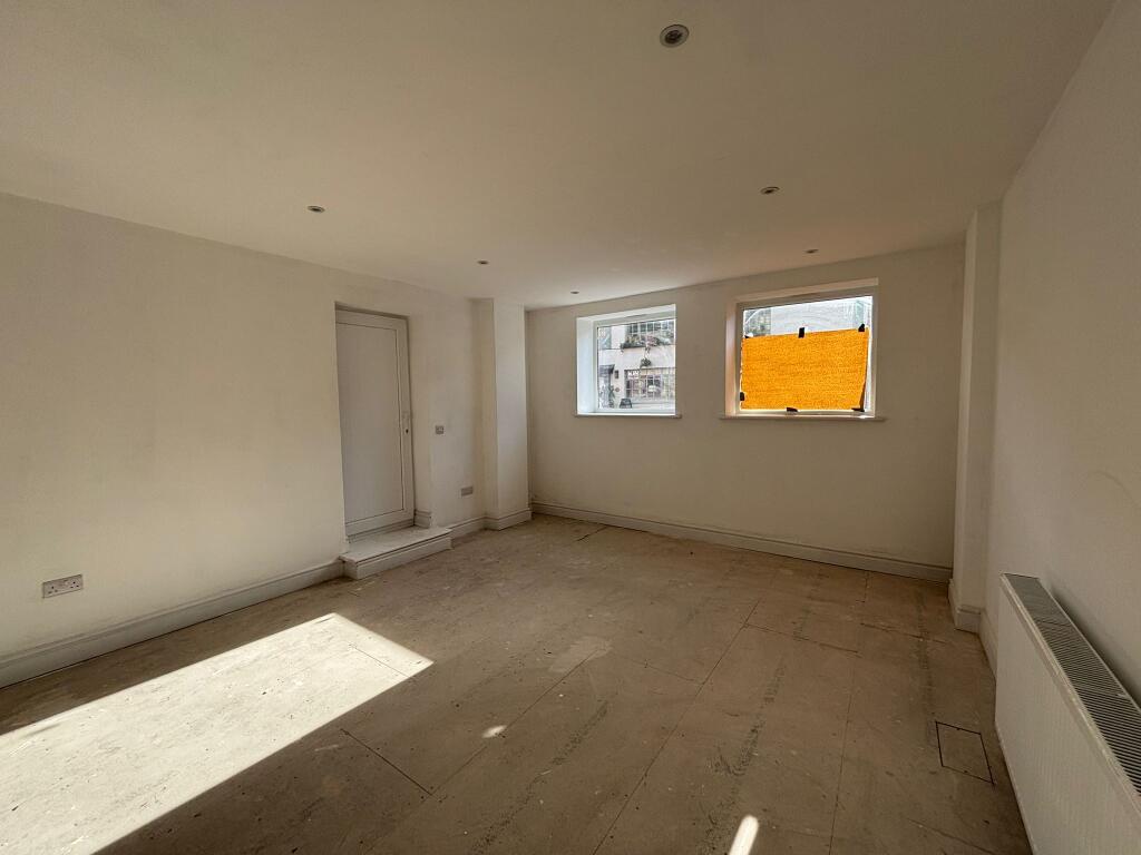 WhatsApp Image 2025-10-24 at 14.15.54 (7).jpeg