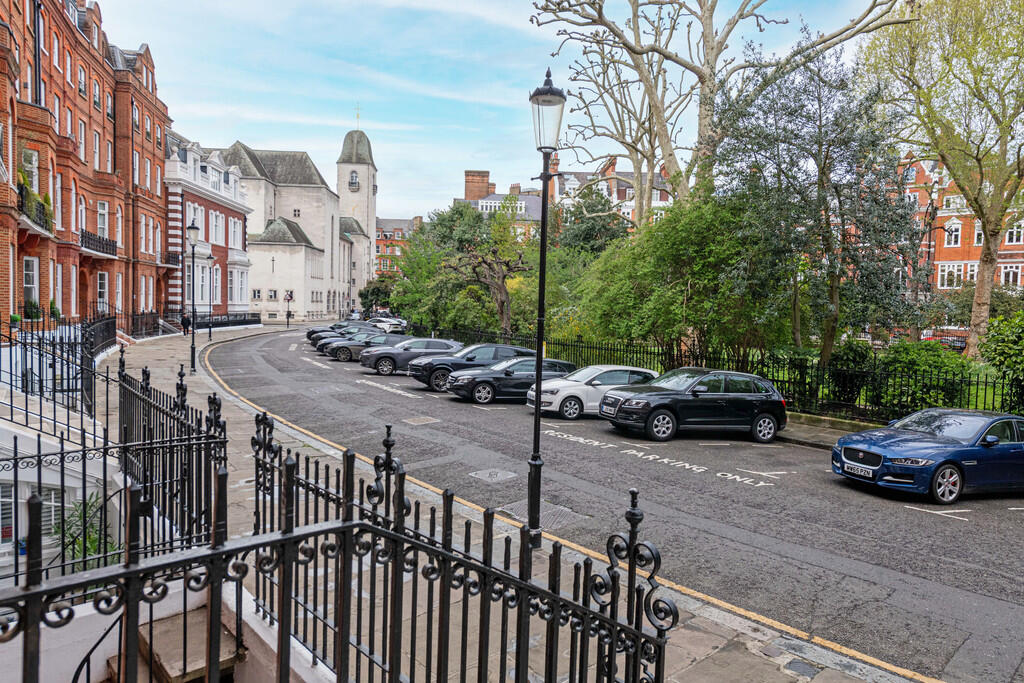 Tff 24 Lennox Gdn...