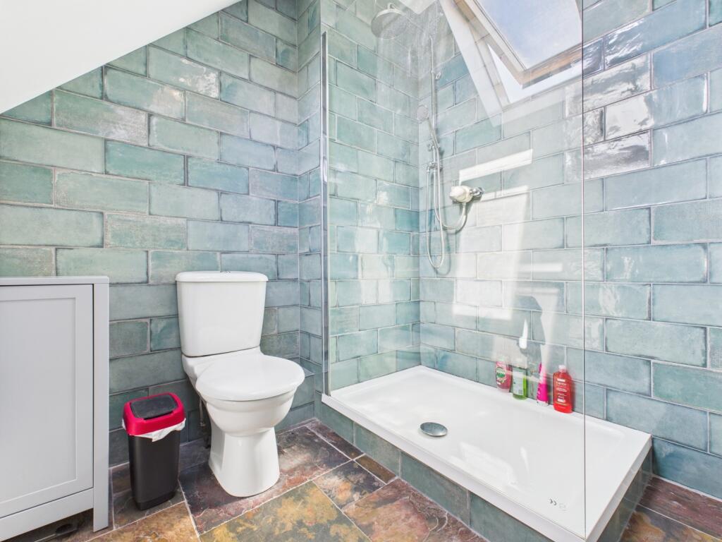 CAM03729G0-PR0091-STILL019