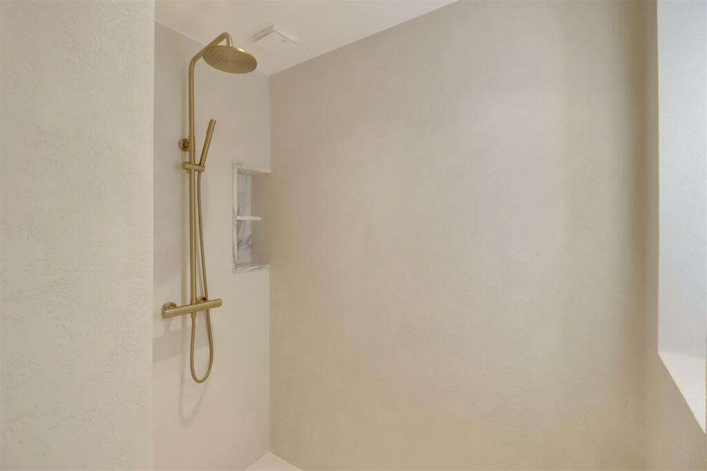 SHOWER2.jpg