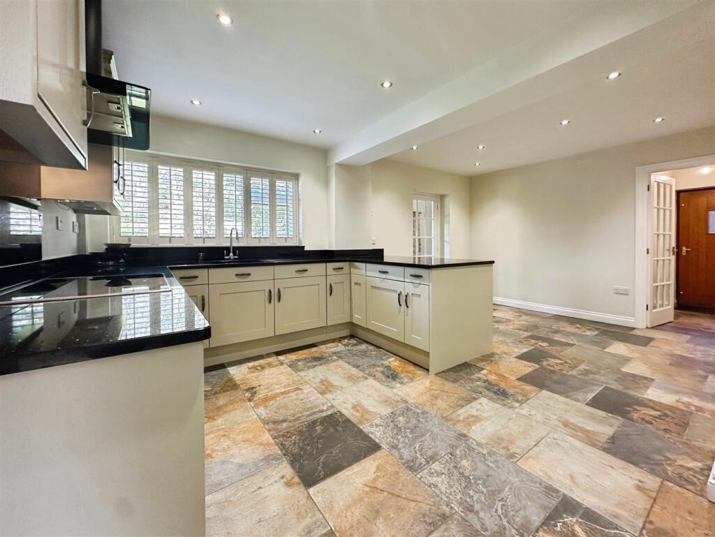 93dc16be--4B5F-AD3C-38DF3E6E2C4C-12315-0000037B2B8