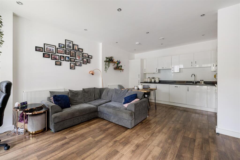London Lane, E8