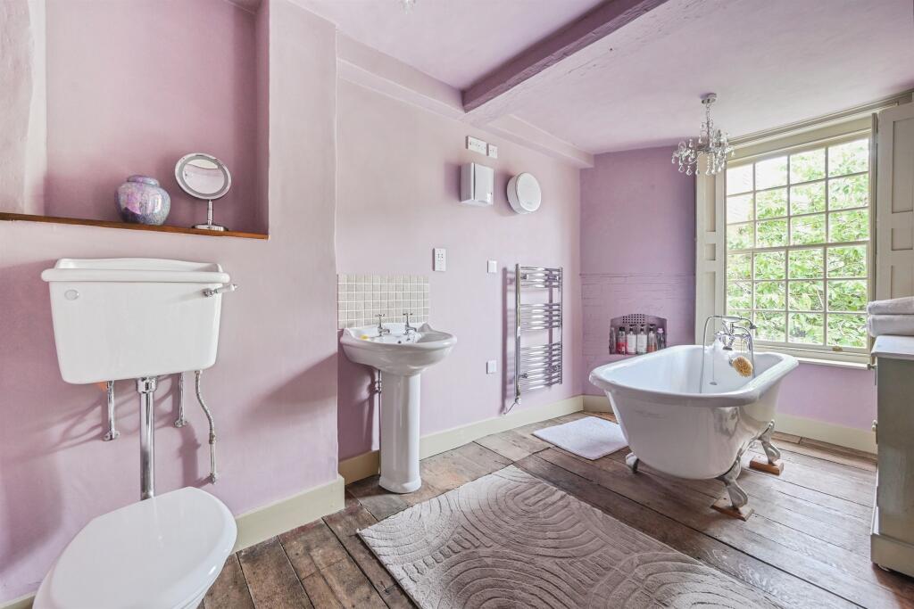 Family Bathroom: