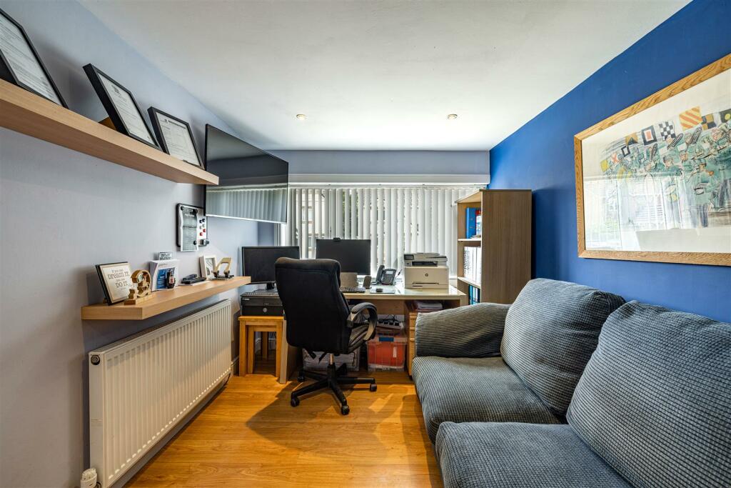 8 Tweedbank Avenue Tweedbank 21.JPG