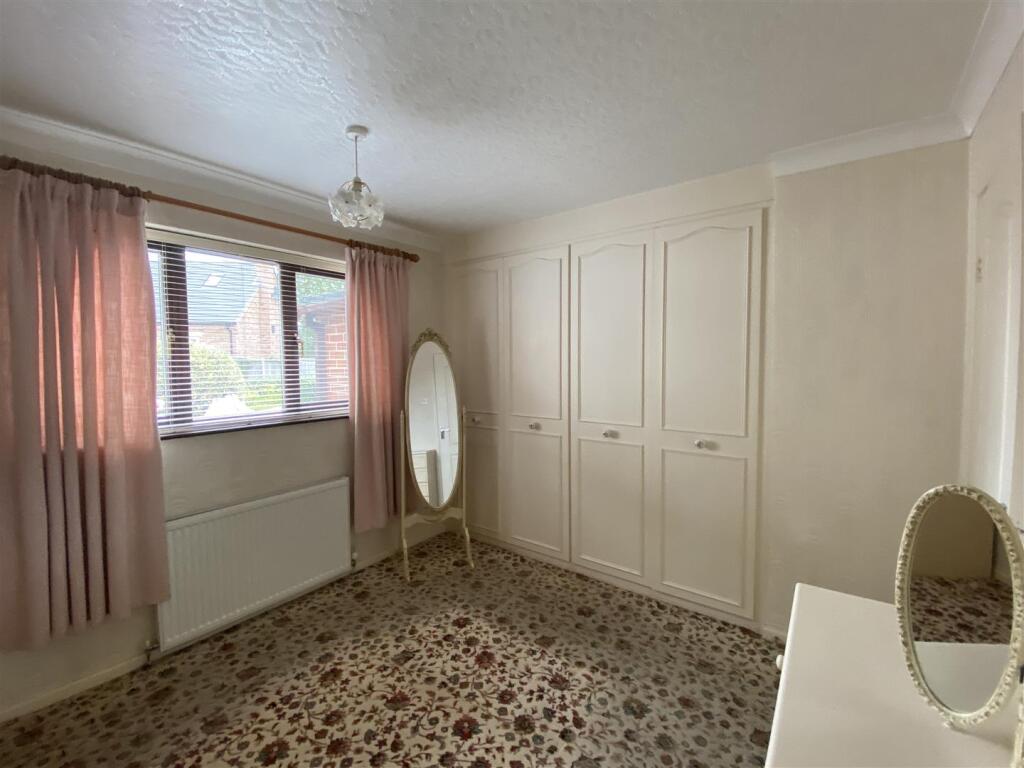 Bedroom no.1 rear double: