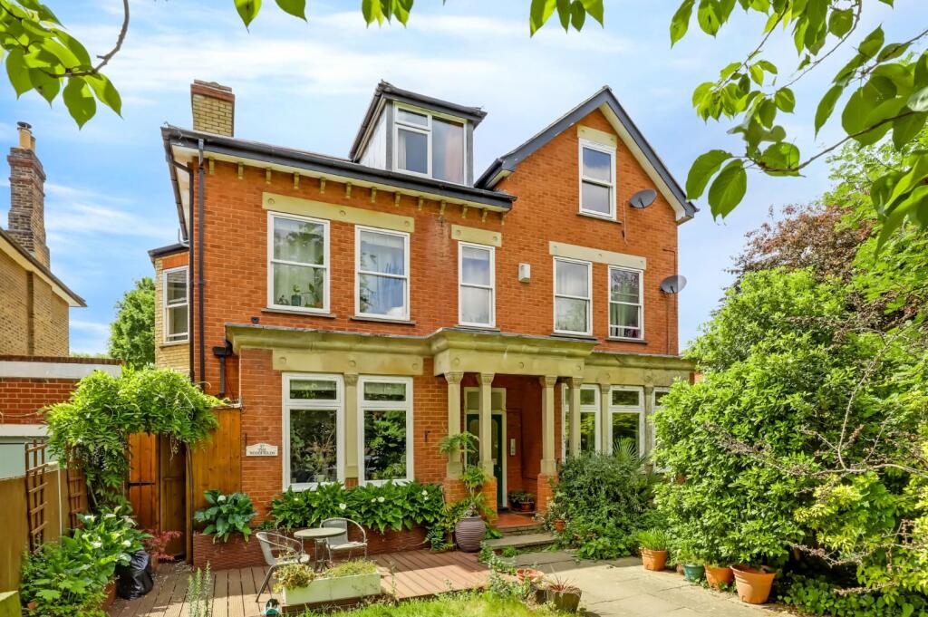 15-0569JHPropWorld - Flat 2, 57 Cator Road - 43 - 