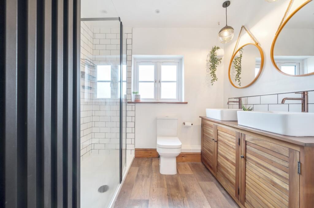 Main Shower Room