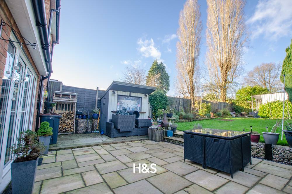 50 chamberlain rear garden..jpg