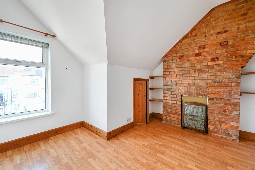 UPPER MAISONETTE - 67 EGERTON ROAD - TN393HL (12).