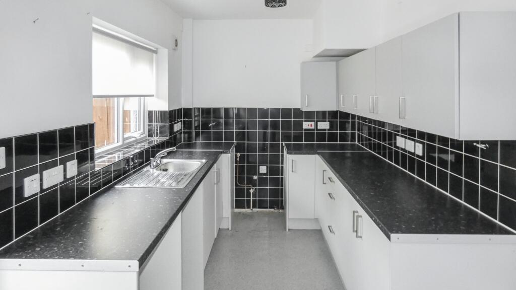 79 Twenty Fourth Avenue, Hull, East Yorkshire, HU6 9LX