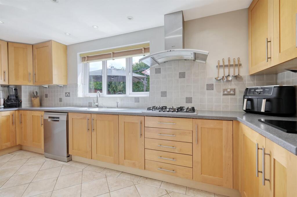 Fitted Kitchen