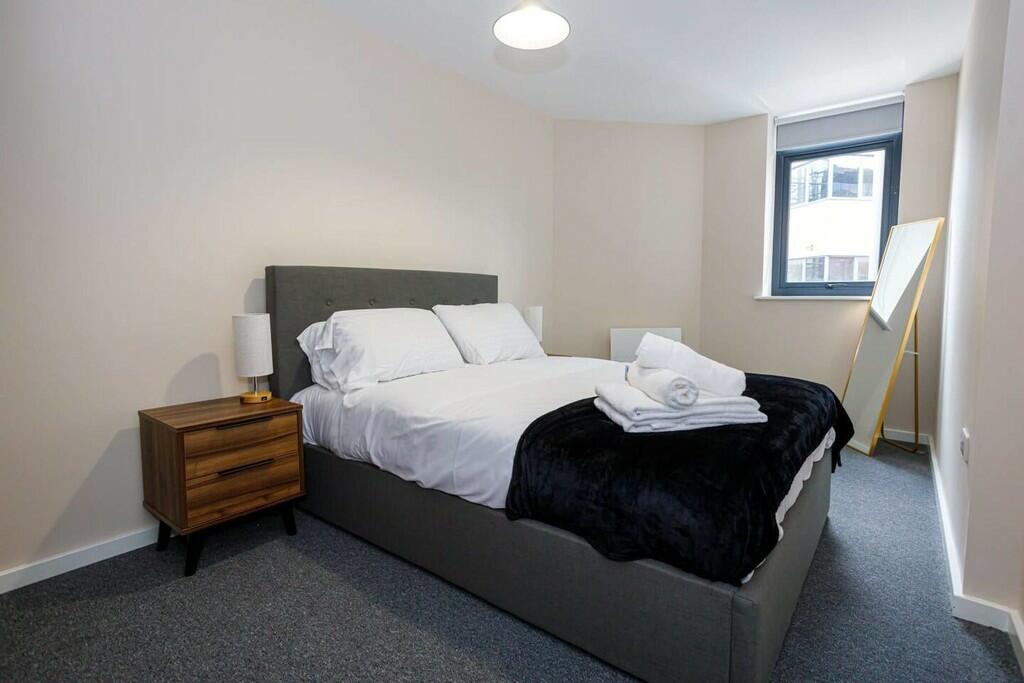 30 Sandringham Ho...