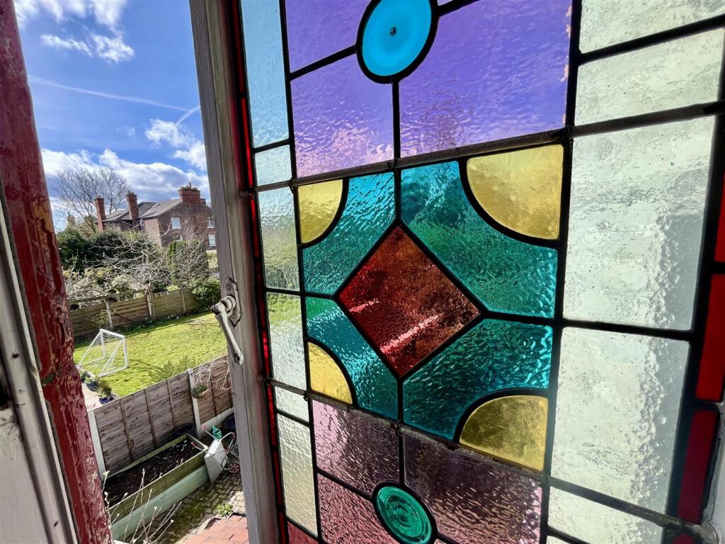 Leaded Window Feature