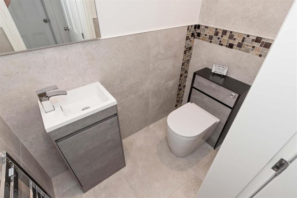 Adelaide Crescent_28.jpg