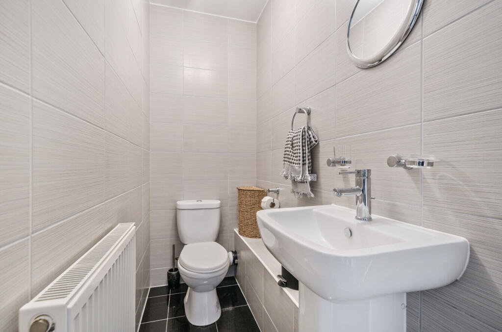 1323731-15-687774...