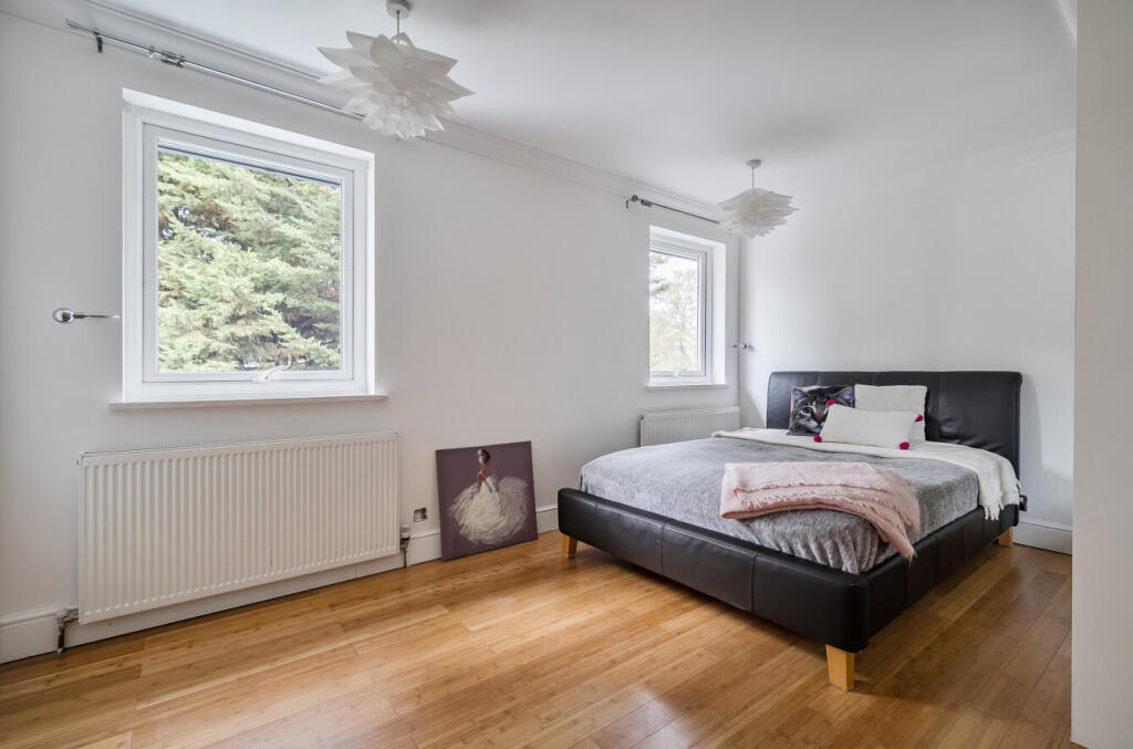 1369584-12-68f244...