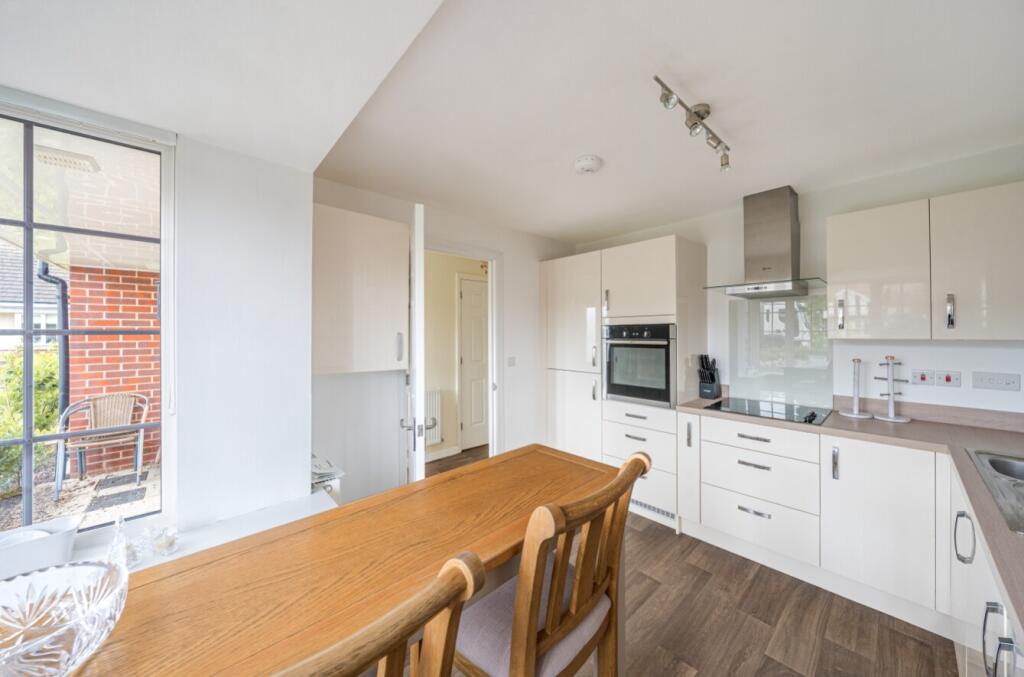 1293512-7-6825ec2bcd65e-ARW-1