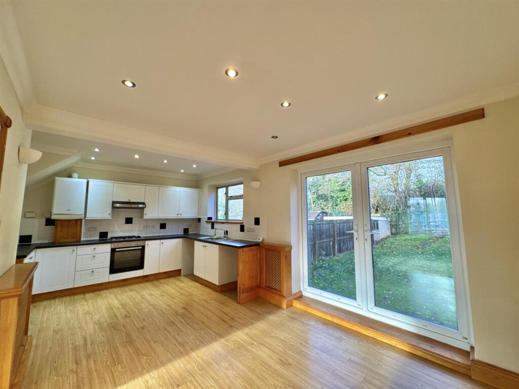 44 Ventnor Kit 4.jpg