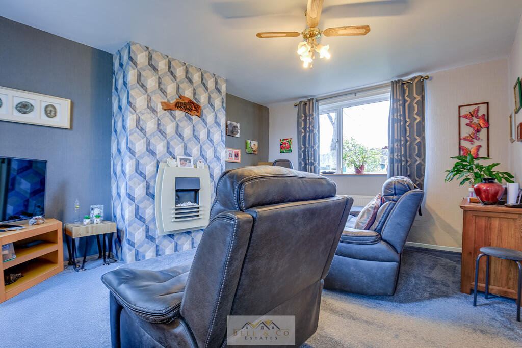 Lounge 11