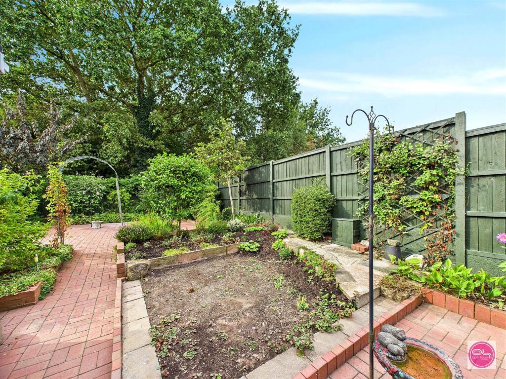 Ashleigh Drive (5).jpg