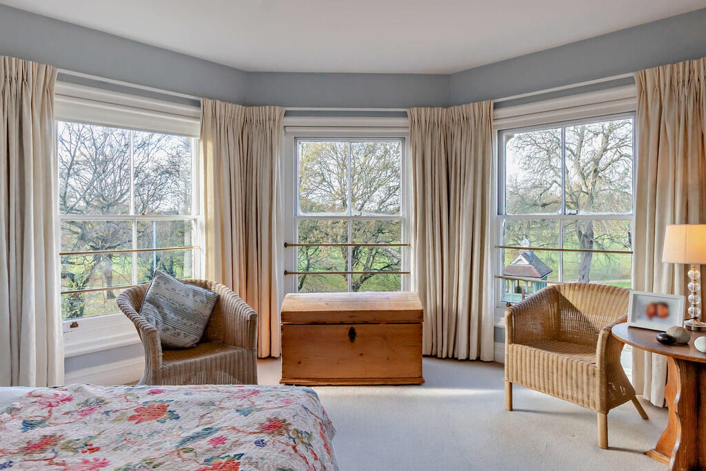 8671362-interior1...